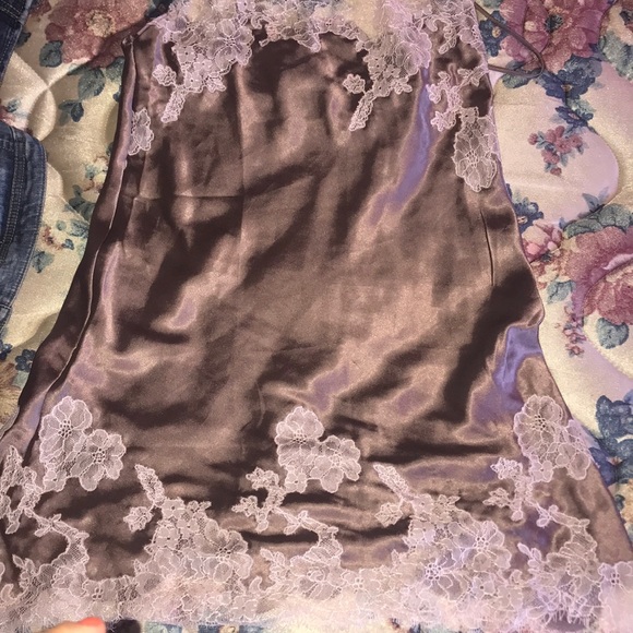 Night gown - Picture 1 of 6